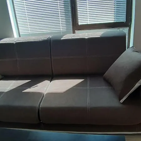 Red شقة بلوفديف